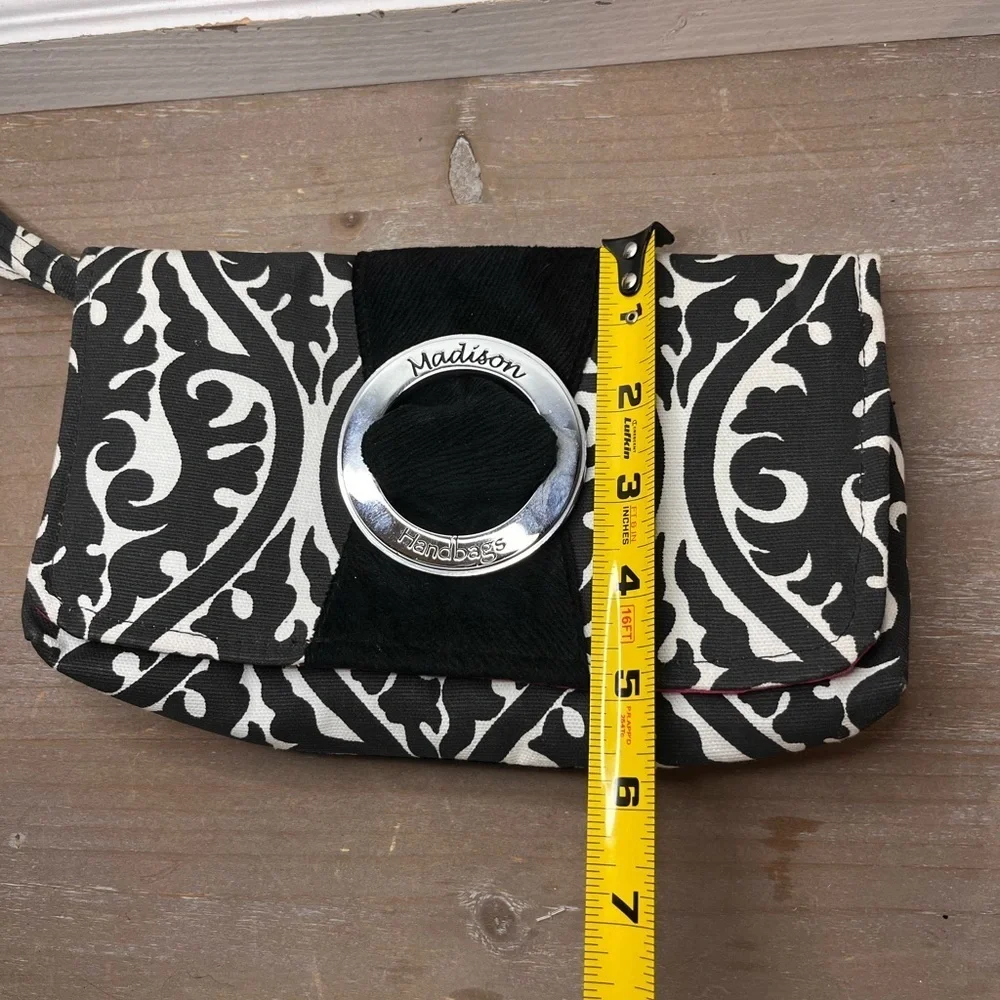 Madison Handbags Made In USA Paisley Canvas Clutch Bag Wristlet Velvet B/W